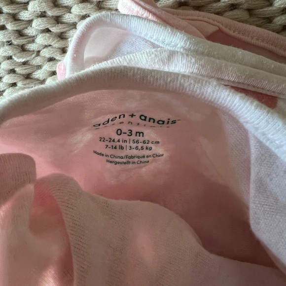 Aden + Anais Swaddle Set - Picture 9 of 11